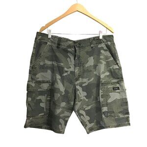WRANGLER MENS ARMY GREEN RELAX FIT CARGO SHORTS SIZE 38